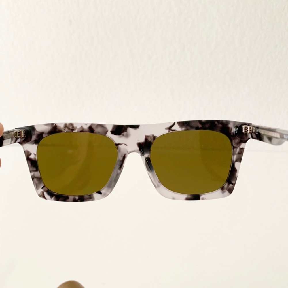 Burberry Sunglasses, New - Picture 9 of 14